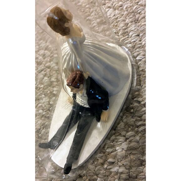 Wilton Humorous Wedding Figurine Table or Cake Topper - Picture 5 of 5